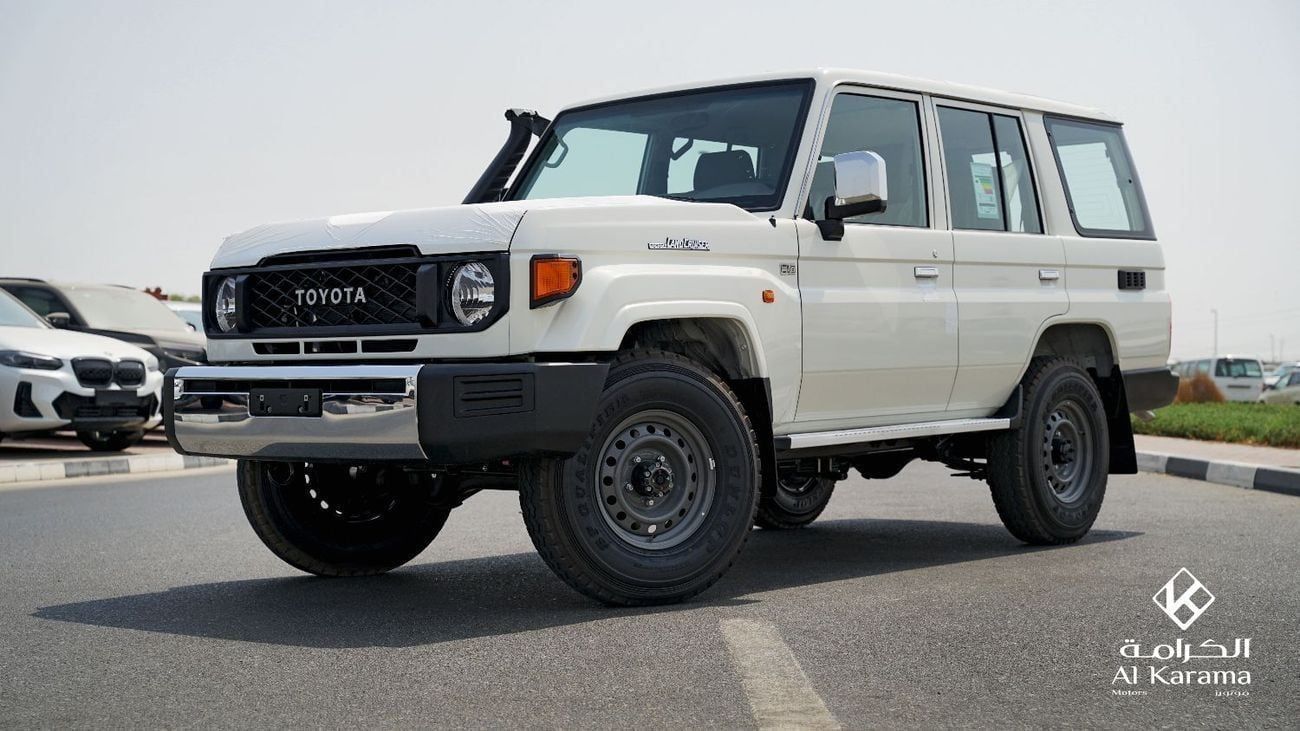 Toyota Land Cruiser 70 2.8L Diesel Engine | Manual Drive | Rear Camera | Power Mirrors  | GCC Specs | Export