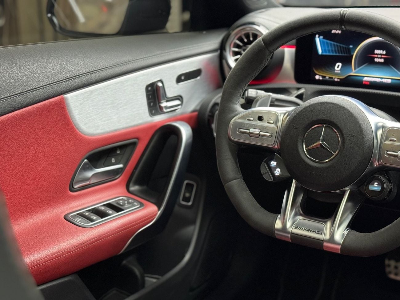 مرسيدس بنز CLA 35 AMG Premium + 2.0L