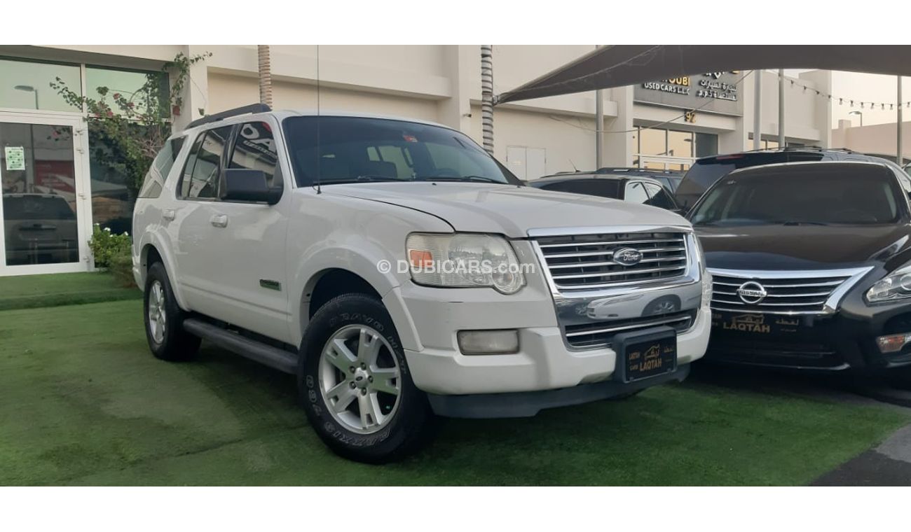 فورد إكسبلورر خليجى - رقم 2 - مثبت سرعة -  حساسات  رنجات - شاشة تحكم كاميرا خلفية بحالة ممتازة لاتحتاج لأى مصاريف