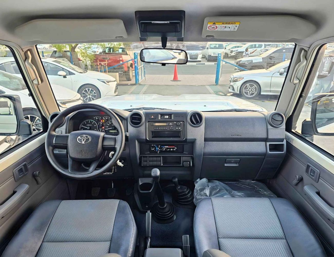 تويوتا لاند كروزر بيك آب LC79 / DOUBLE CABIN / LEATHER SEATS / 4.2L V6 DIESEL M/T /4WD (CODE# LCPDD6A)
