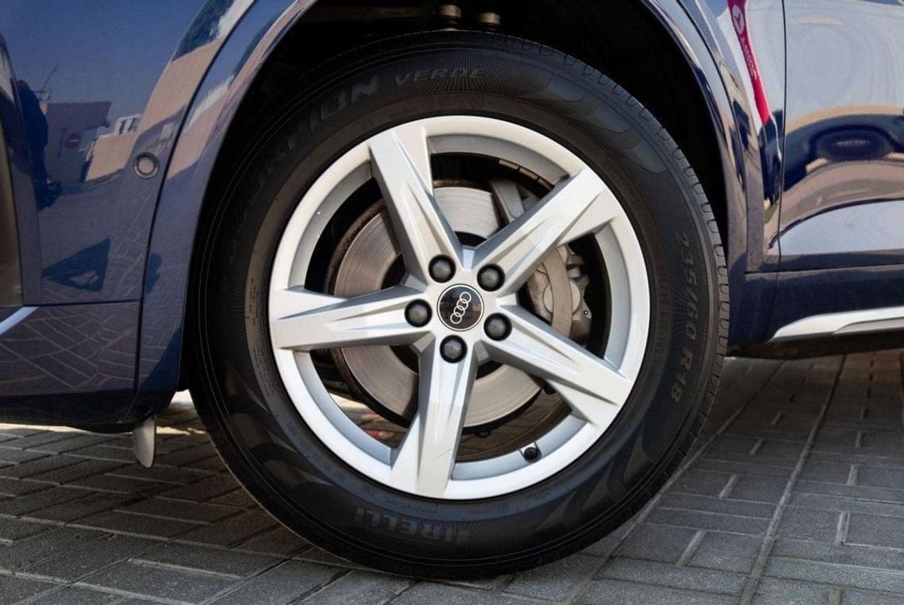 أودي Q5 45 TFSI Quattro 2.0L Audi Q5 45TFSI Quattro 2022 GCC under Agency Warranty and Service Contract with