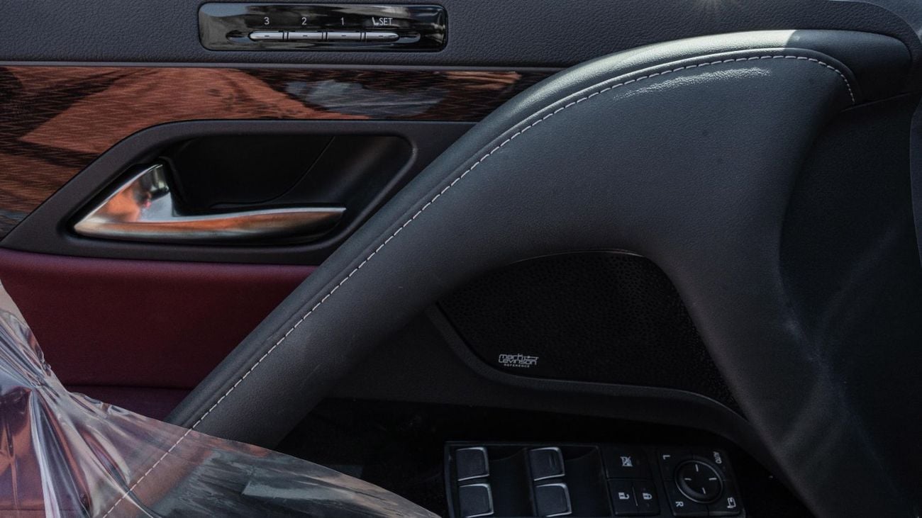 Lexus LX 700h 2026 Lexus Signature LX700h 3.5L AT Hybrid-With Auto Park