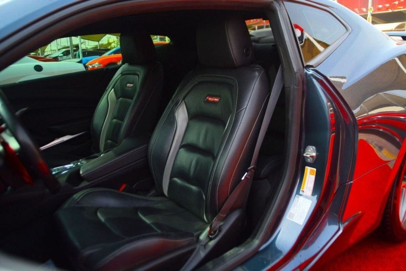 Chevrolet Camaro SS 6.2L Coupe CAMARO SS /6.2L -- CLEAN TITLE // FULL OPTION -- VERY GOOD CONDITION