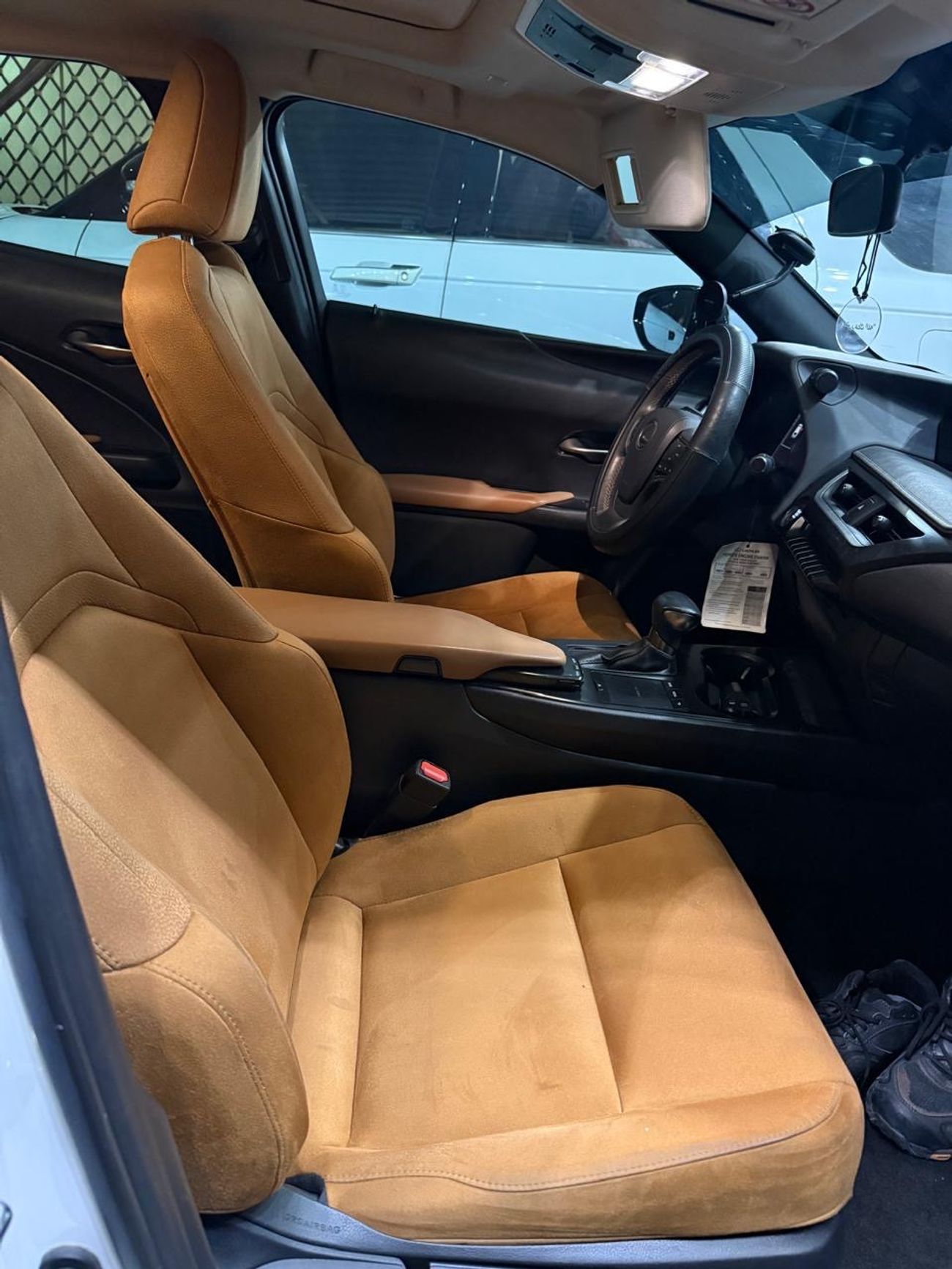 Lexus UX200