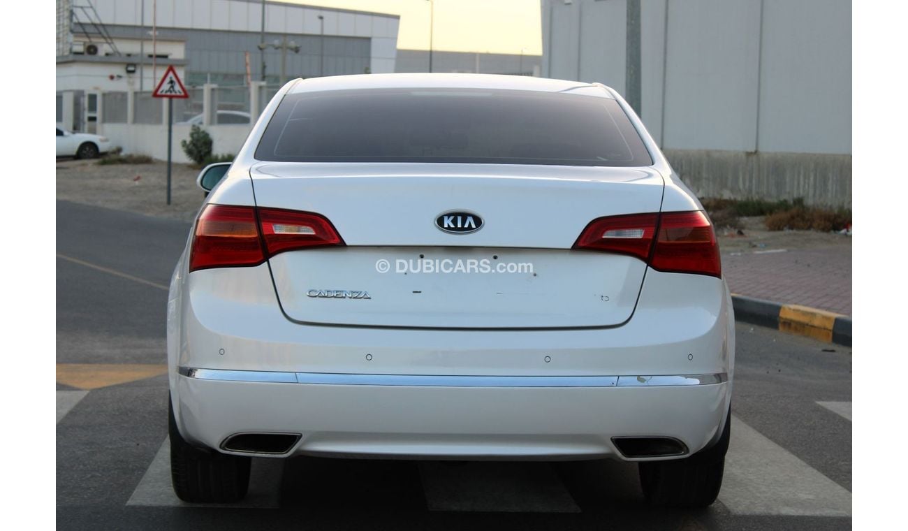 Kia Cadenza Kia Cadenza 2011 GCC in good condition without accidents, very clean from inside and outside