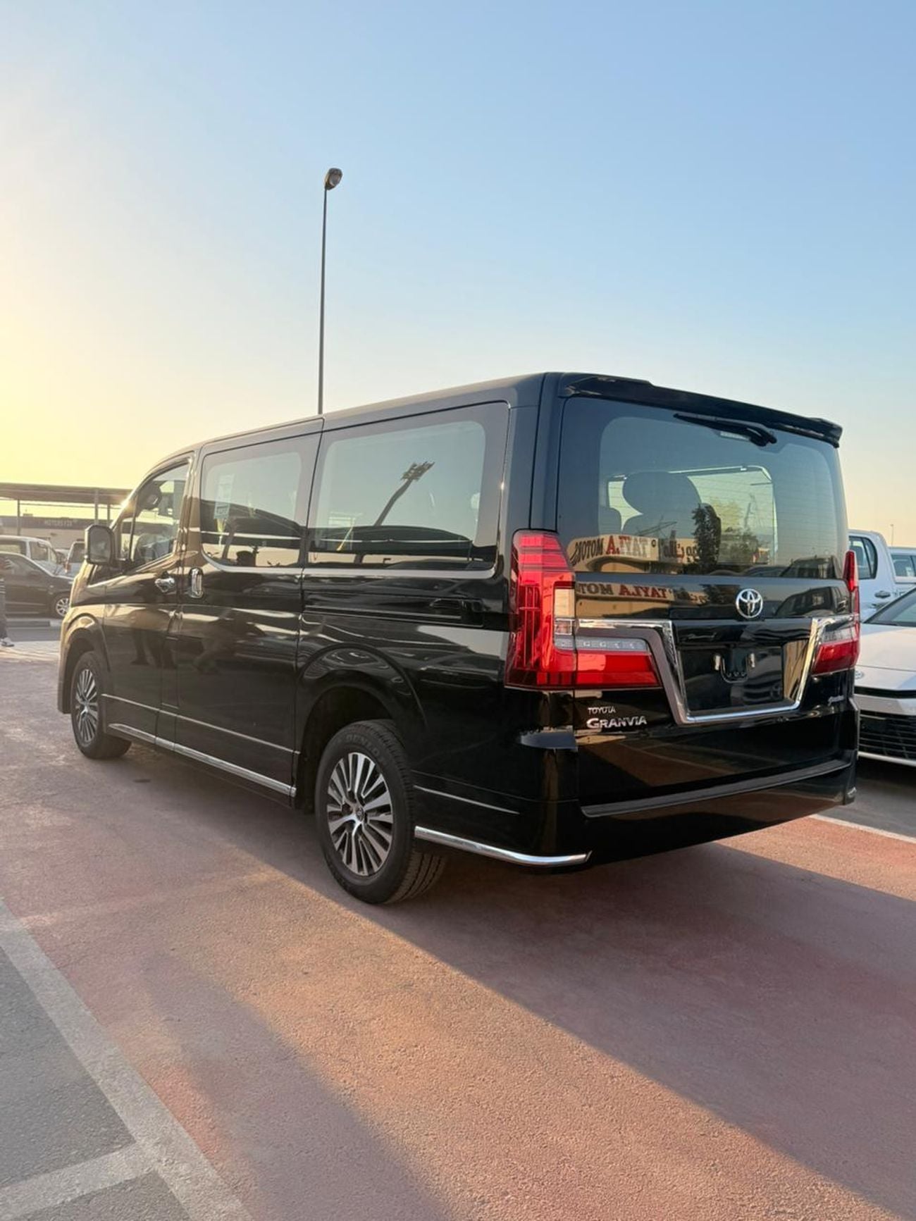 Toyota Granvia PREMIUM Luxury