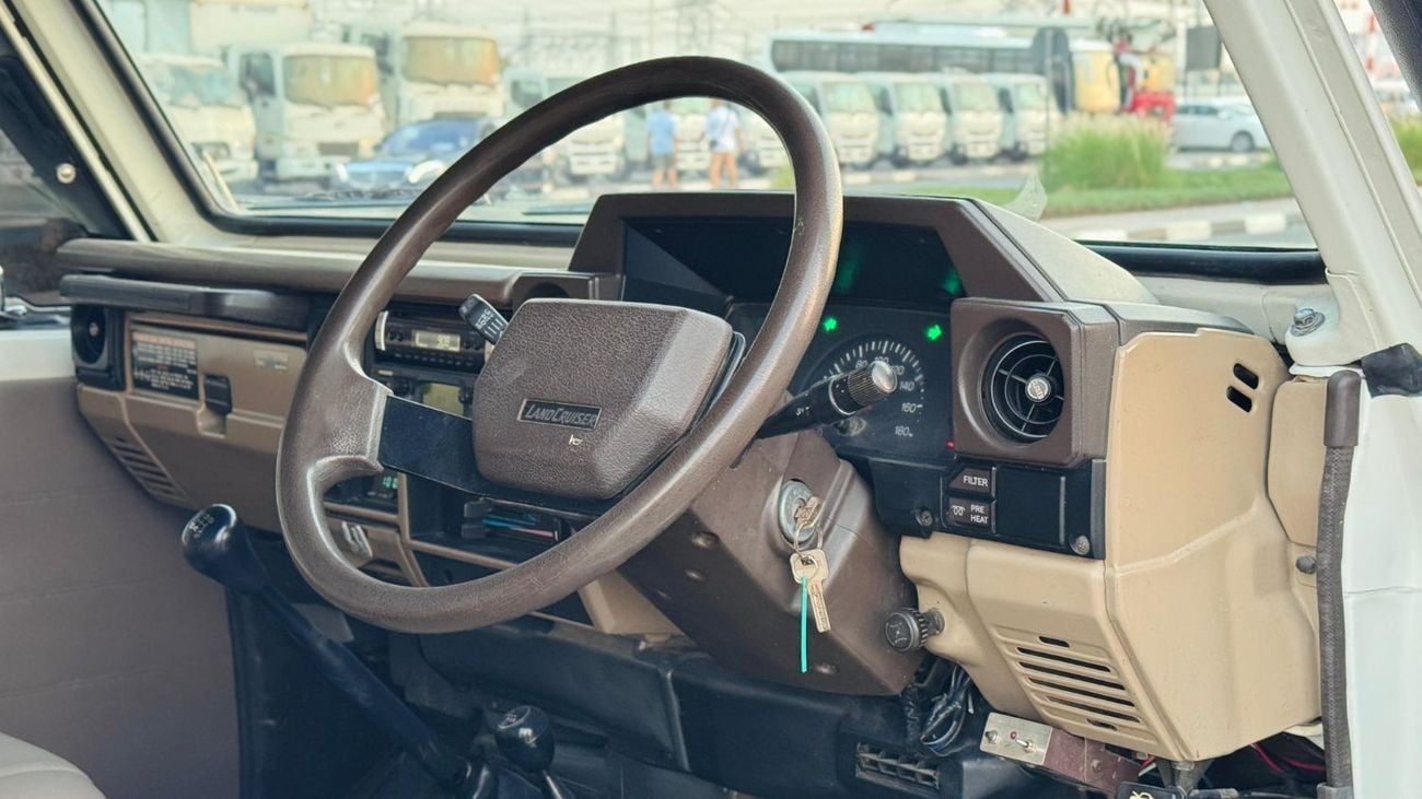 تويوتا لاند كروزر بيك آب SINGLE CABIN | RHD | 1990 | 4.0L DIESEL ENGINE | MAUNAL TRANSMISSION | AIR SNORKEL