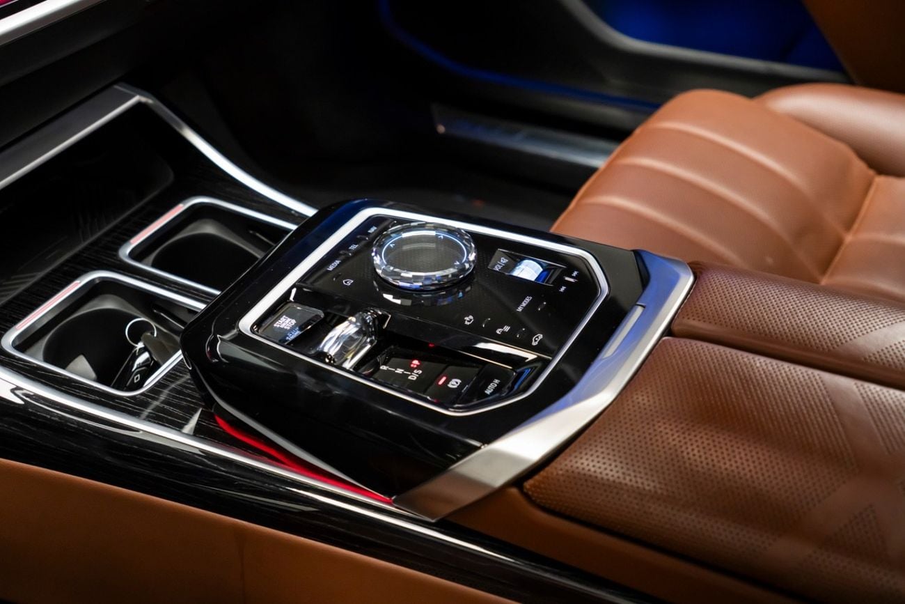 BMW 735i M SPORT 2024 | GCC Specs | Agency Warranty & Service