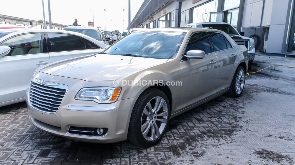 Chrysler 300 3 6 L For Sale Aed 40 000 Gold 2012