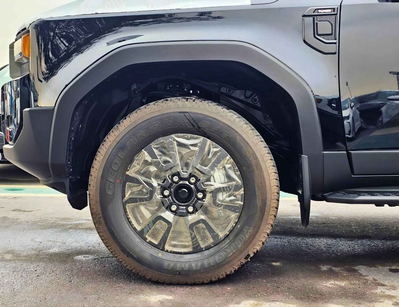 تويوتا برادو TURBO ALL ROUNDER / 2.8L DIESEL V4 / DIFFLOCK / SUNROOF / COOL BOX (CODE # P28AR2)