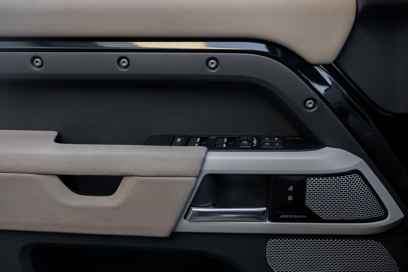 Land Rover Defender Defender 130 P400 | 4,602 P.M | 0% Downpayment | DEFENDER SE P400 1130 | WARRANTY! | Ramadan Offer!