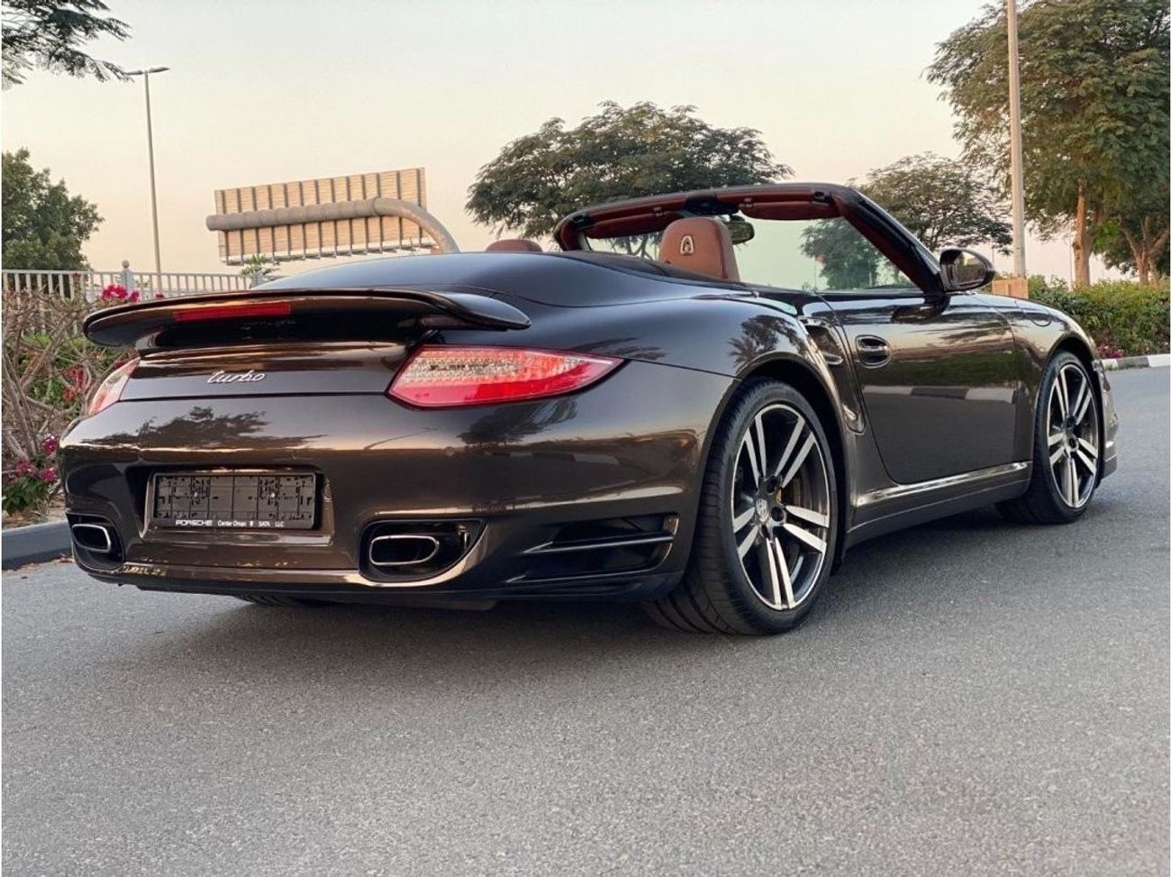 Porsche 911 GCC SPEC NEAT AND CLEAN