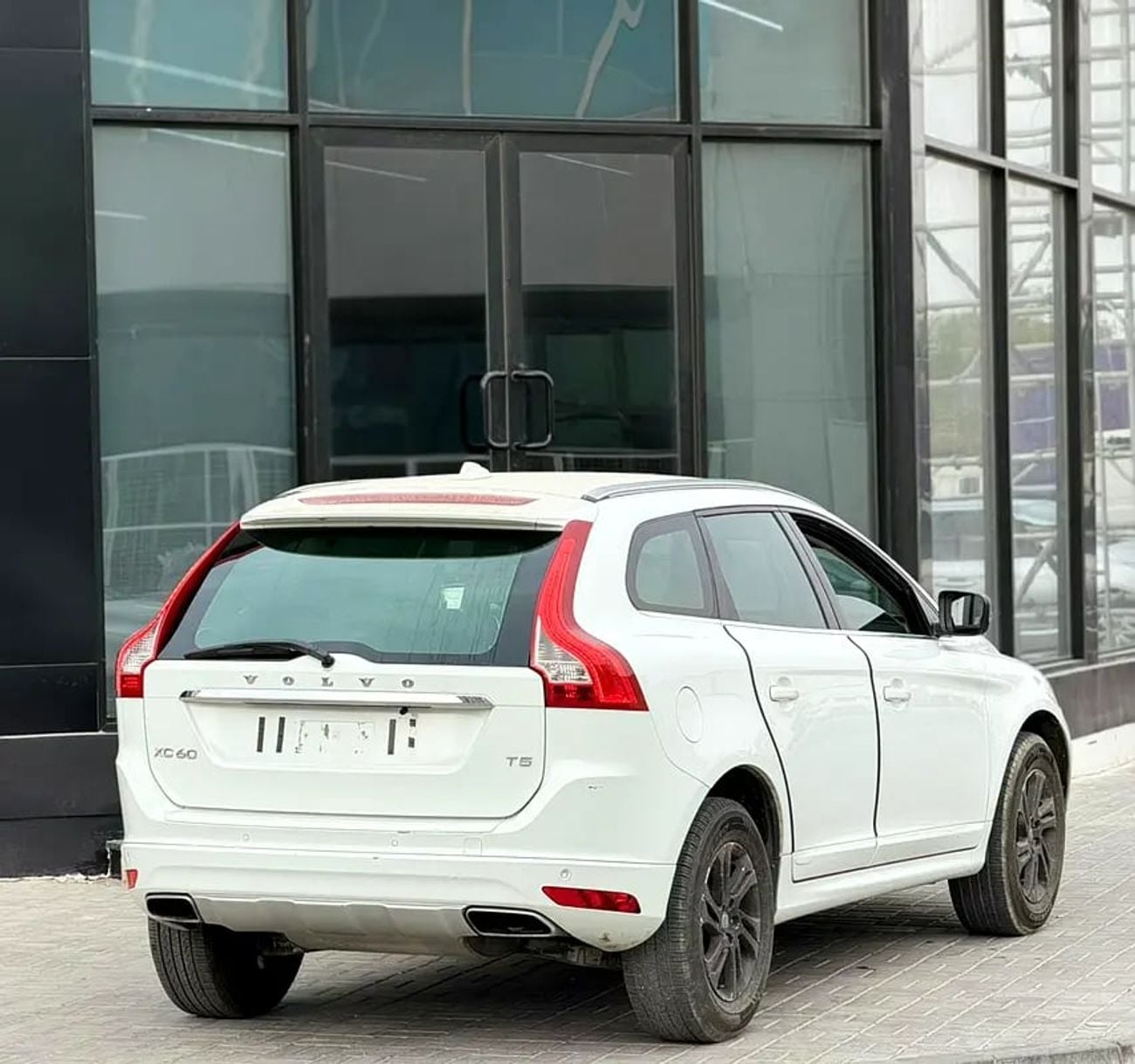 فولفو XC 60 Momentum 2.0L