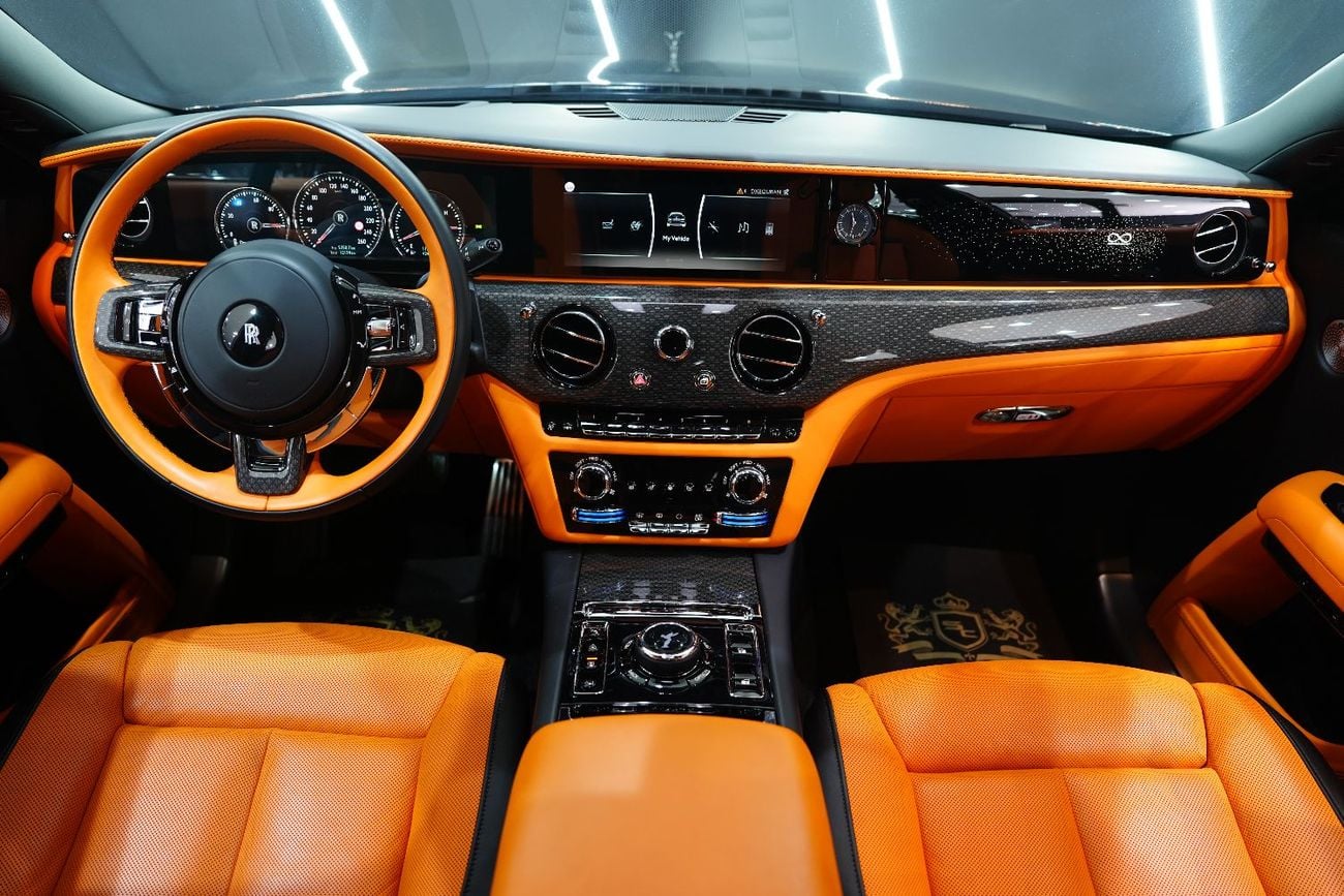 رولز رويس جوست Black Badge, Rear Entertainment, Bespoke Audio, Starlight, Dealer Warr + Serv!!