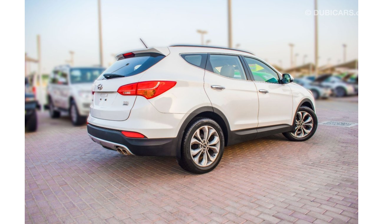 Hyundai Santa Fe 2016 | HYUNDAI SANTA FE | GDI 4WD V6 3.3L | AUTOMATIC TRANSMISSION | GCC | VERY WELL-MAINTAINED | SP