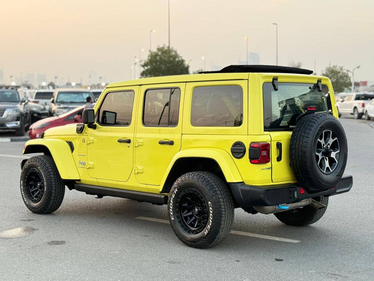 جيب رانجلر Hybrid Sahara 4XE Edition sport 2023
