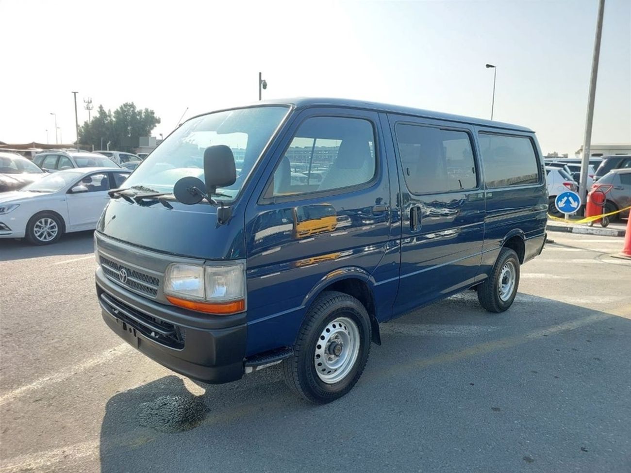 Toyota Hiace TOYOTA HIACE VAN RIGHT HAND DRIVE PETROL 1RZ-E ENGINE (PM07778)
