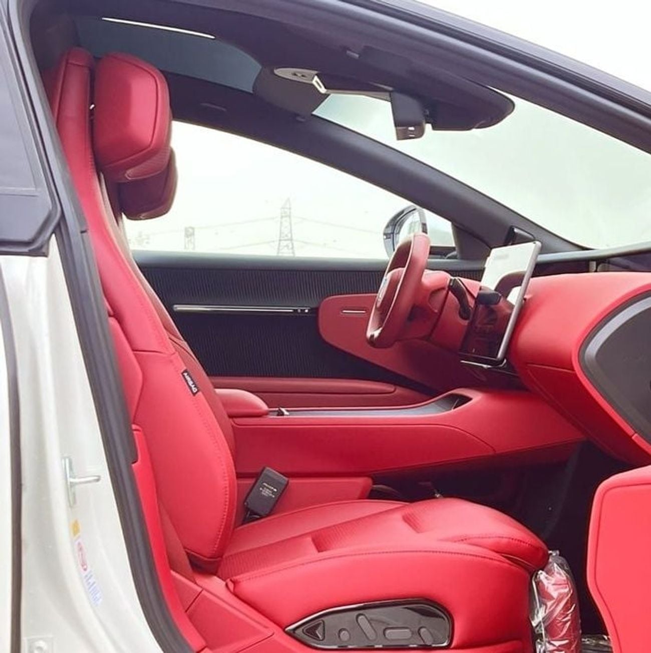 أفاتر 12 Performance AWD