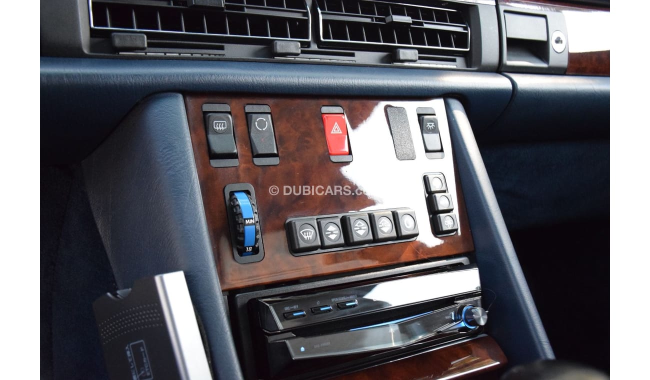 Mercedes-Benz 560 Original Paint & Low Milage