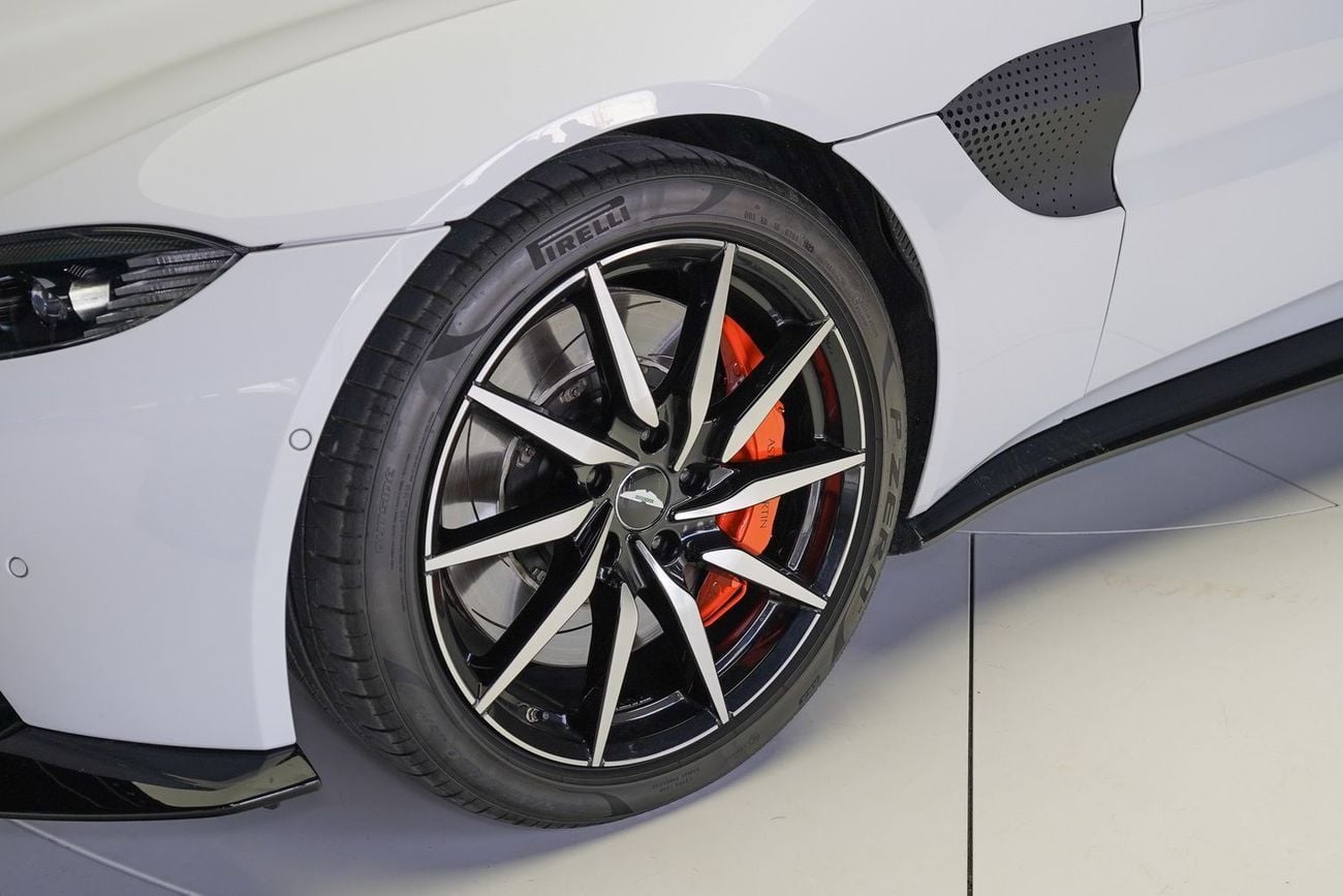أستون مارتن فانتيج Std 4.0L