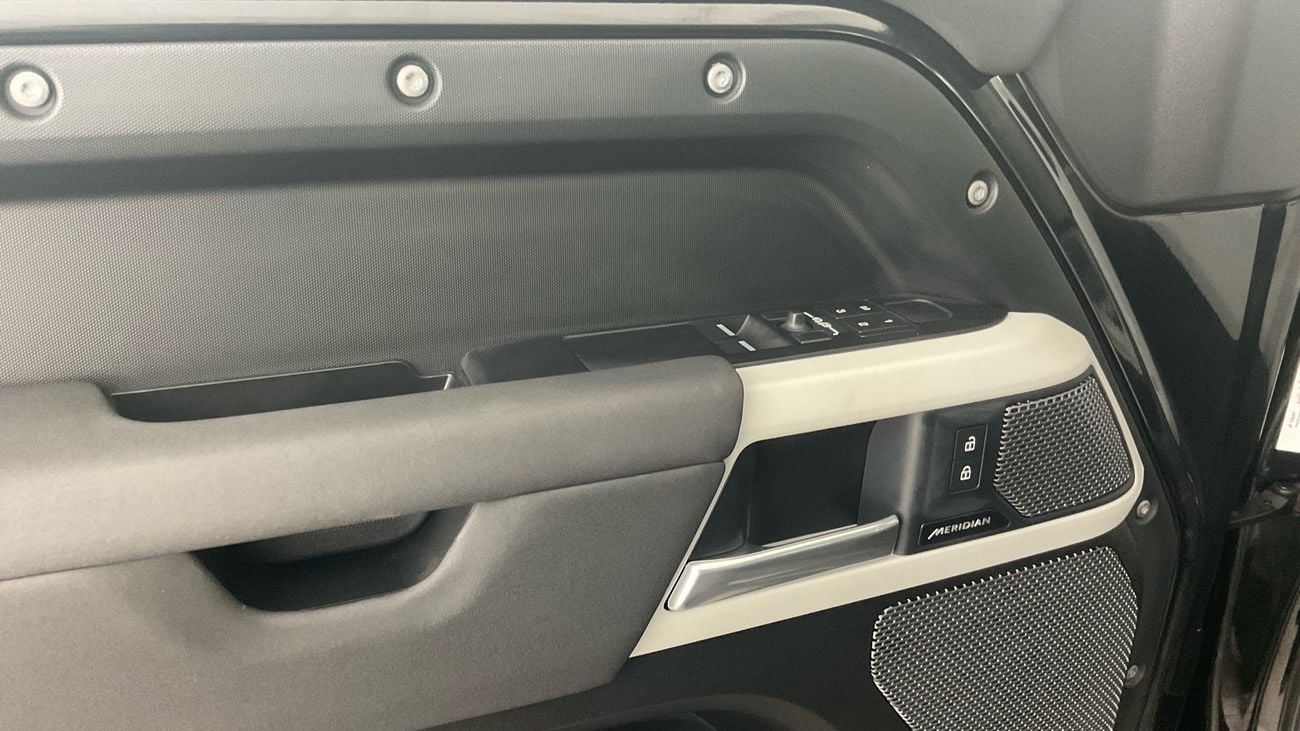 Land Rover Defender P400 90 SE 3.0L (5 Seater) P400 90 SE | Guaranteed Warranty | 0 Down Payment