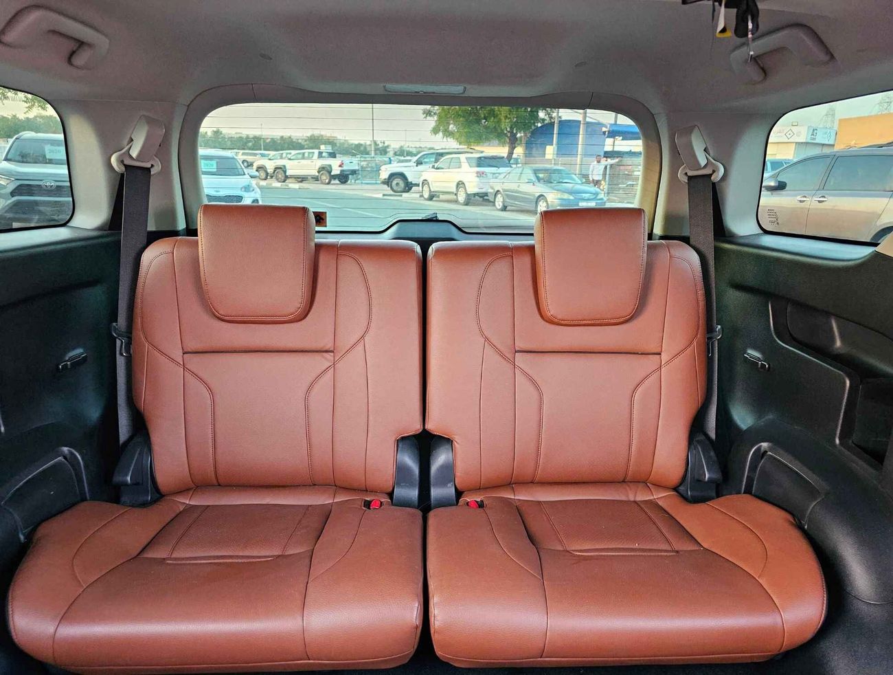 تويوتا فورتونر VXR V6/ 4WD/ AUTO TRUNK/TRIPTONIC/ DVD/ HEAD REST/ LEATHER/ EXPORT ONLY / LOT# 31141