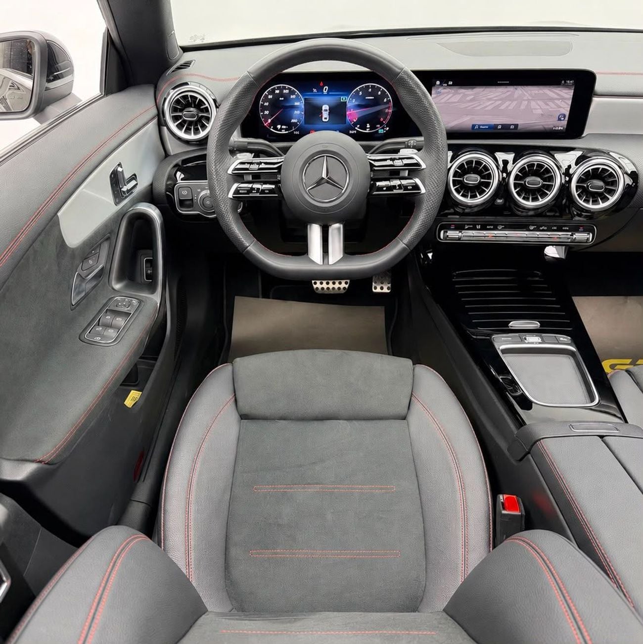 Mercedes Benz CLA 200 PREMIUM PLUS