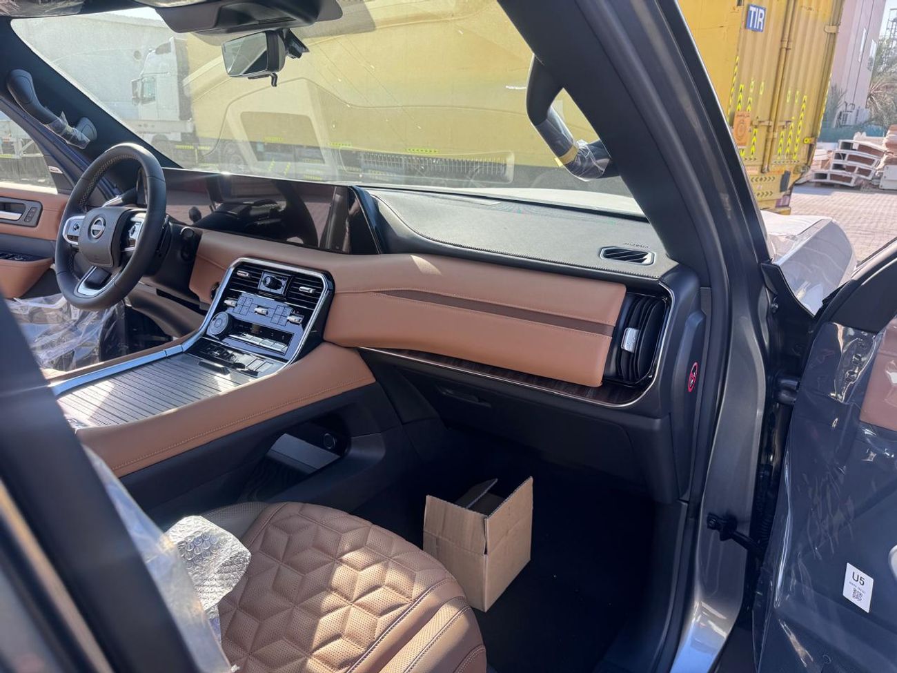 Nissan Patrol LE PLATINUM CITY 3.5L_ 2026_ (GREY/TAN)