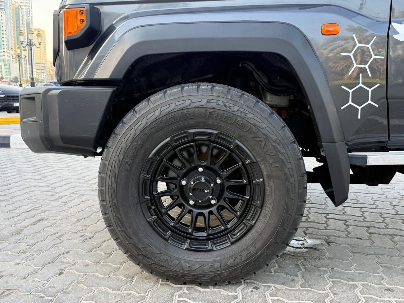 تويوتا لاند كروزر V8 GXL with Upgraded Shape