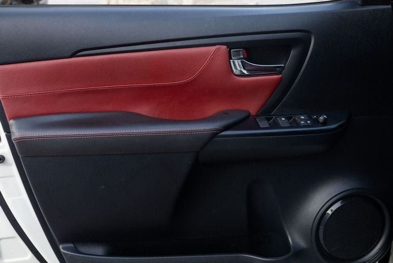 تويوتا فورتونر Toyota Fortuner TRD Sportivo 2018 GCC (LOW MILEAGE) under Warranty with Flexible Down-Payment.