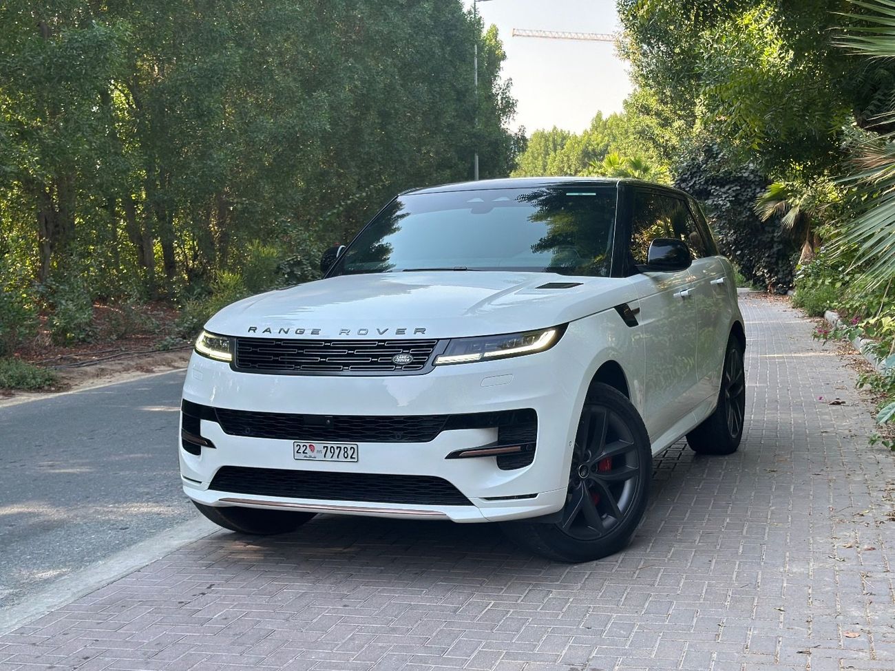 Land Rover Range Rover Sport Dynamic SE P360 | 2025 | GCC Specs | 3.0L V6 355 HP | Full Option | 3000 KM | Like New
