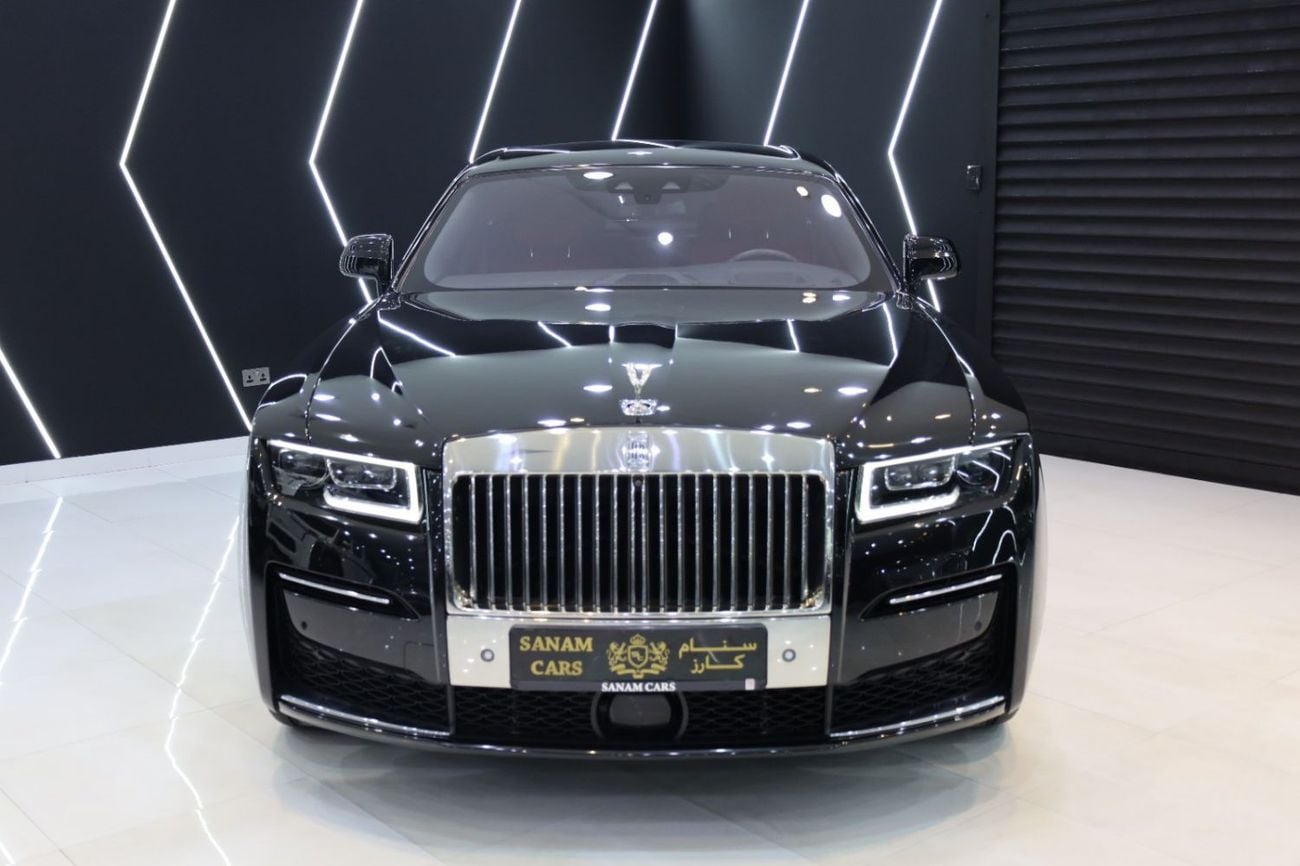 رولز رويس جوست EWB, Rear Entertainment, Starlight, Illuminated Grille, GCC Specs!!