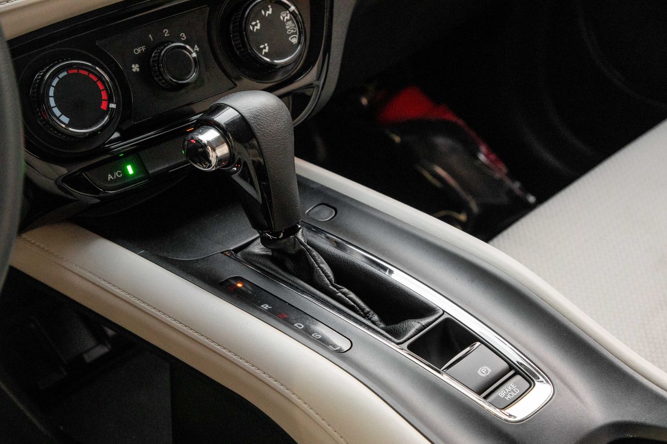 هوندا HRV HR-V | 931 P.M | 0% Downpayment | Honda Service History | Under Warranty