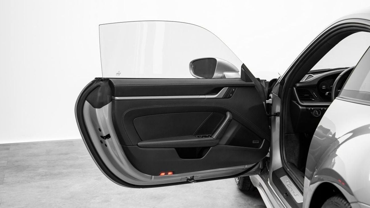 بورش 911 Carrera S - 2024 - GCC Specs - Under Warranty