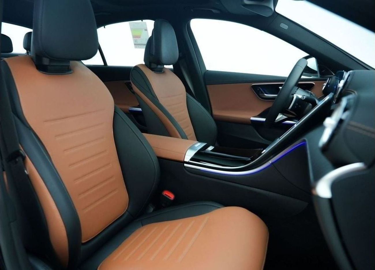 مرسيدس بنز C 200 Mercedes-Benz C 200 Premium Plus | 2025 GCC 0km | Agency Warranty | AMG Package | 360 View