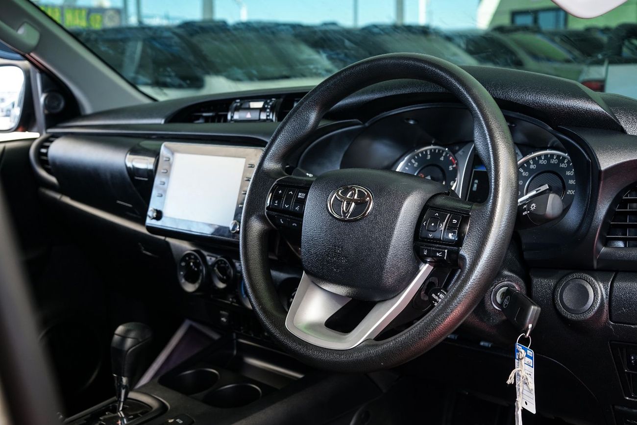 تويوتا هيلوكس The Toyota Hilux is a legendary, durable pickup truck known for its legendary toughness, off-road ca