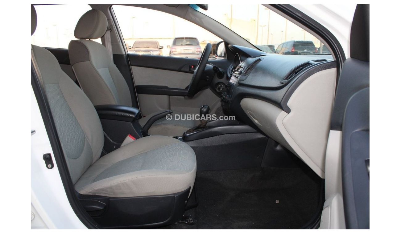 كيا سيراتو كيا سيراتو 2013 خليجي بحالة ممتازة بدون حوادث نظيفه جدا من الداخل والخارج