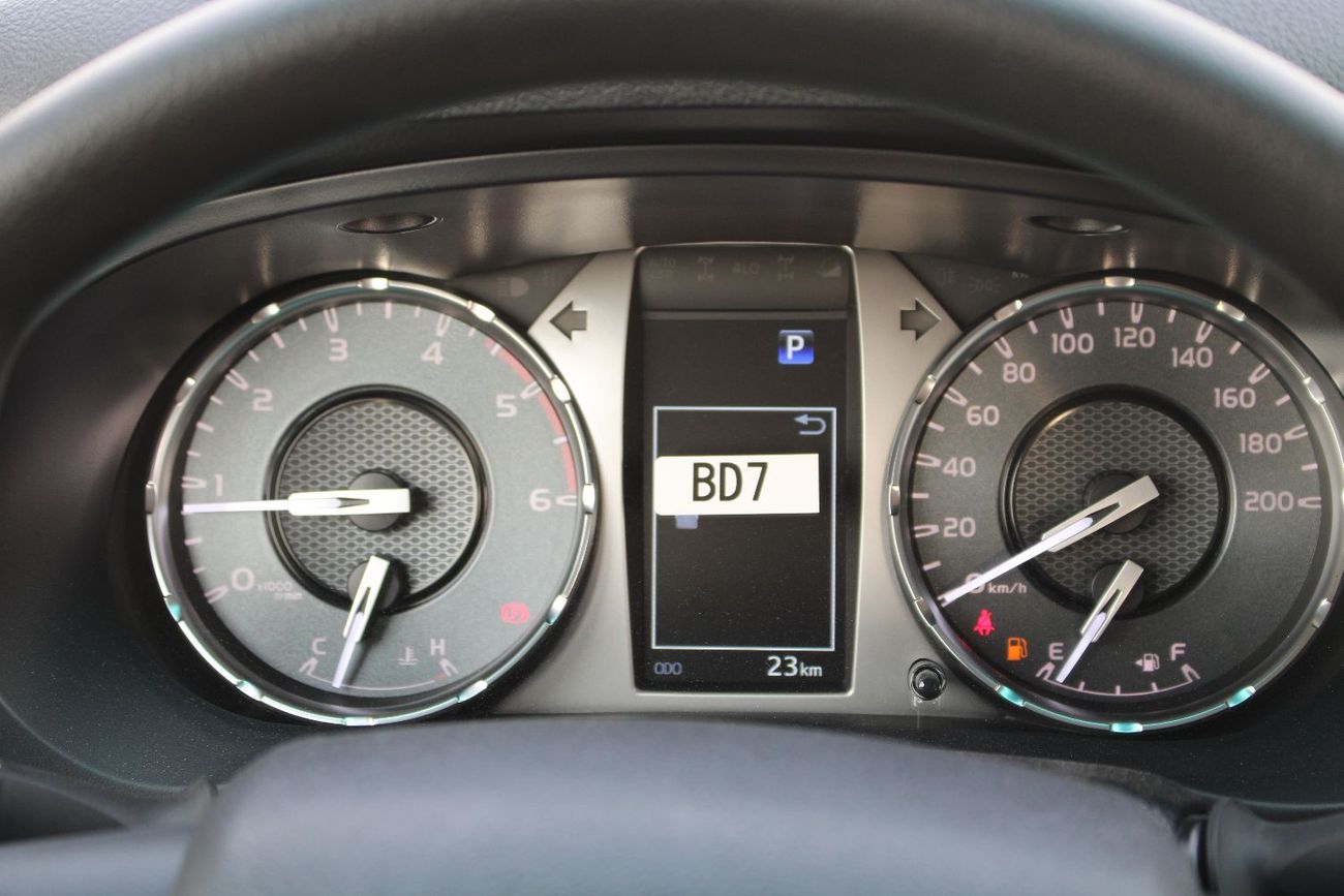 تويوتا هيلوكس TOYOTA HILUX 2.4L DIESEL 4WD DOUBLE CAB GLXS-V AUTO