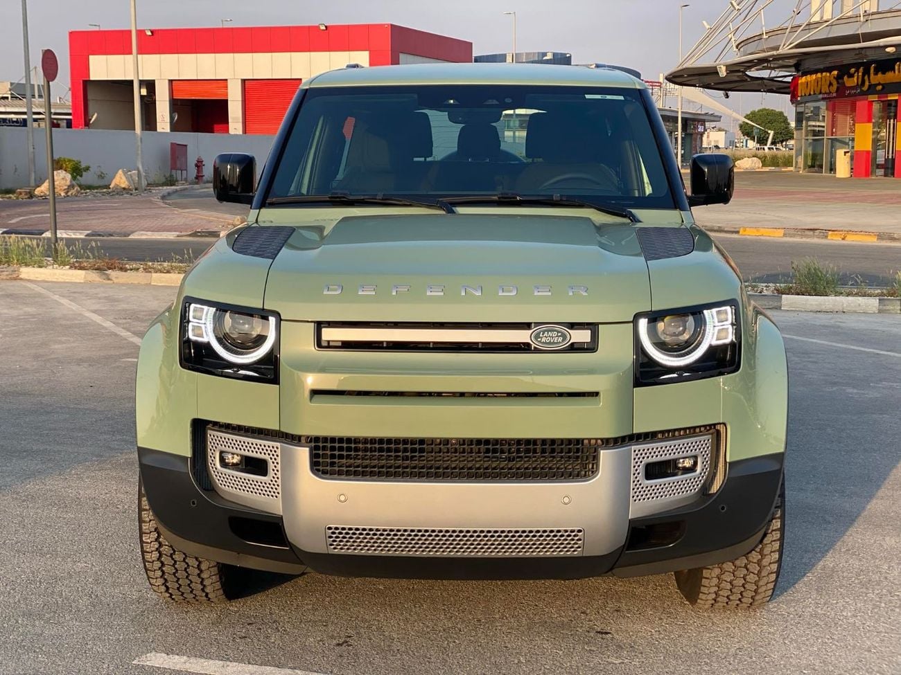 لاند روفر ديفندر P400 90 HSE 3.0L (5 Seater)