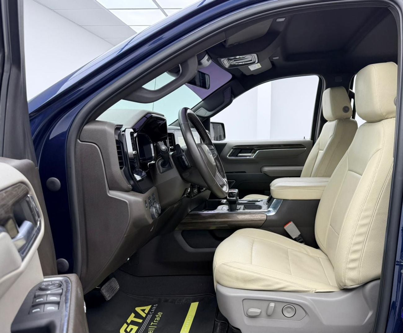 Chevrolet Silverado 2023 Chevrolet Silverado 1500 LT Trail Boss Z71, Chevrolet Warranty+Full Service History, GCC