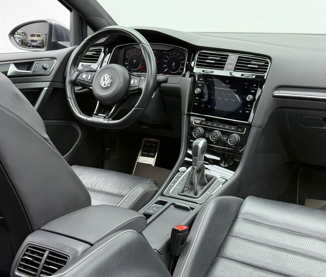 فولكس واجن جولف ار 2019 Volkswagen Golf R, Full VW Service History, Fully Loaded, Excellent Conditions, GCC