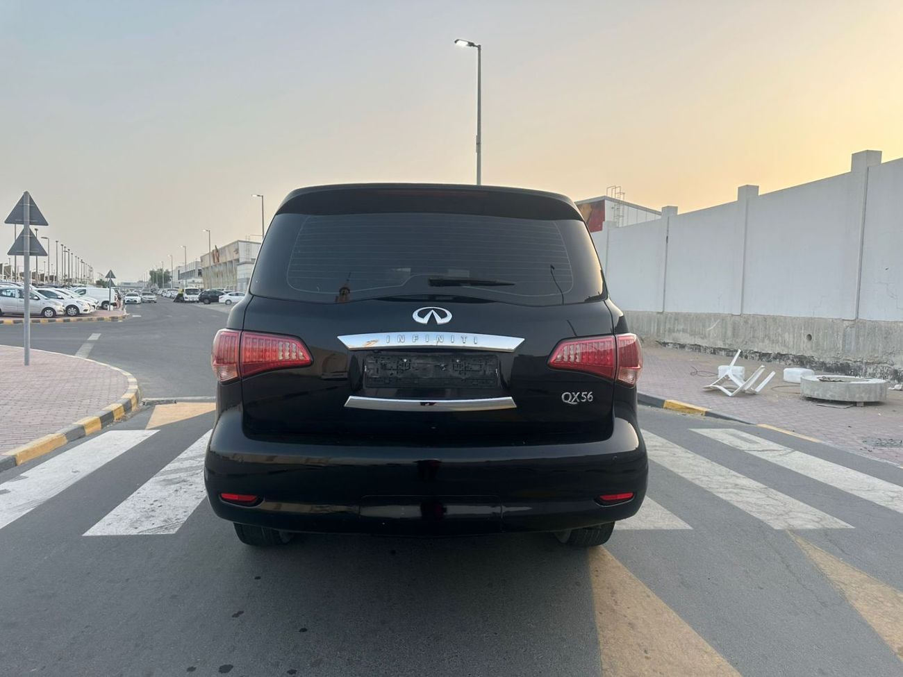 إنفينيتي QX56 Luxury 5.6L