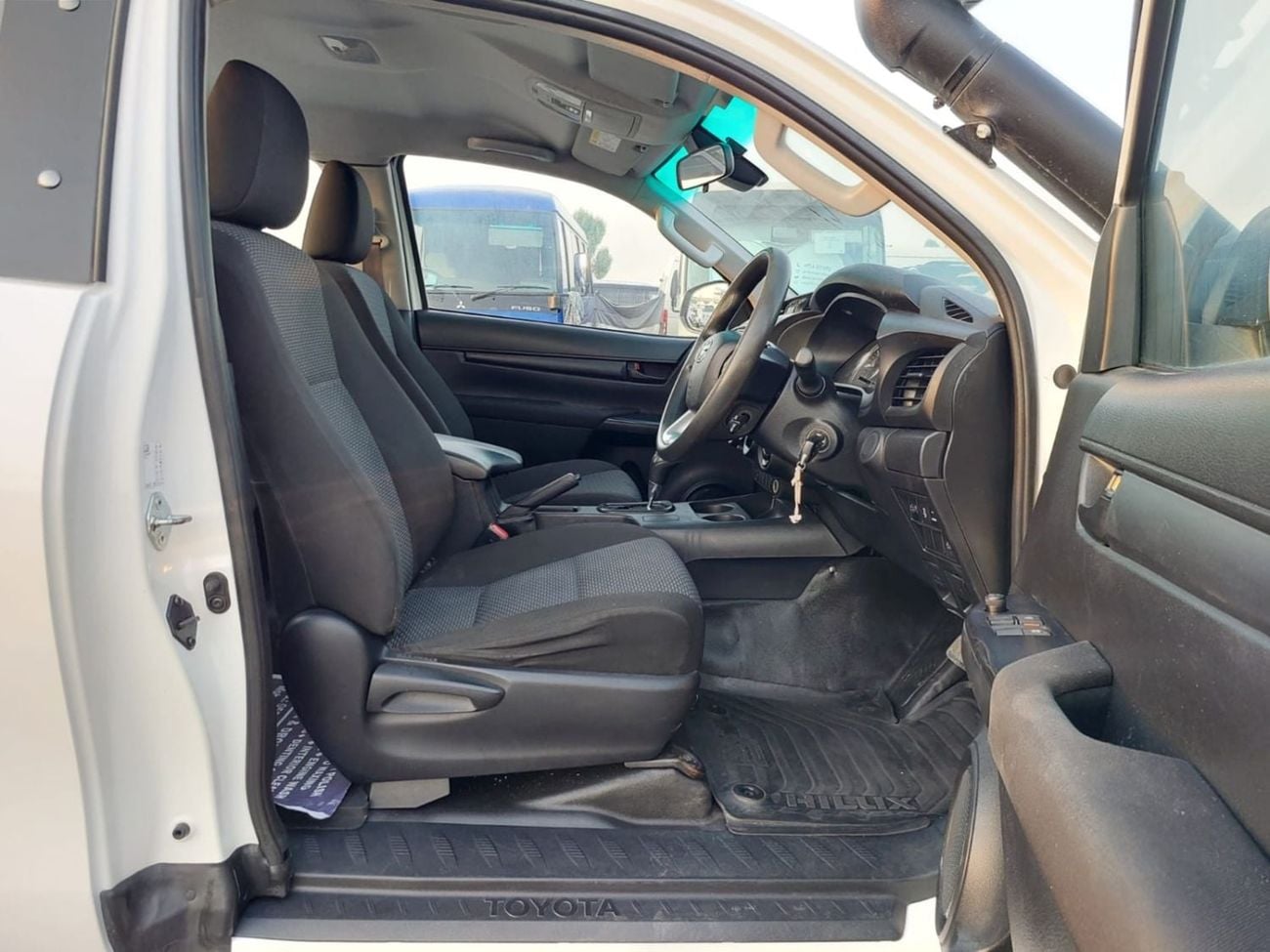Toyota Hilux 2022 TOYOTA HILUX SMART CAB RHD DIESEL AUTOMATIC 2.4L 2GD ENGINE (PM40191)