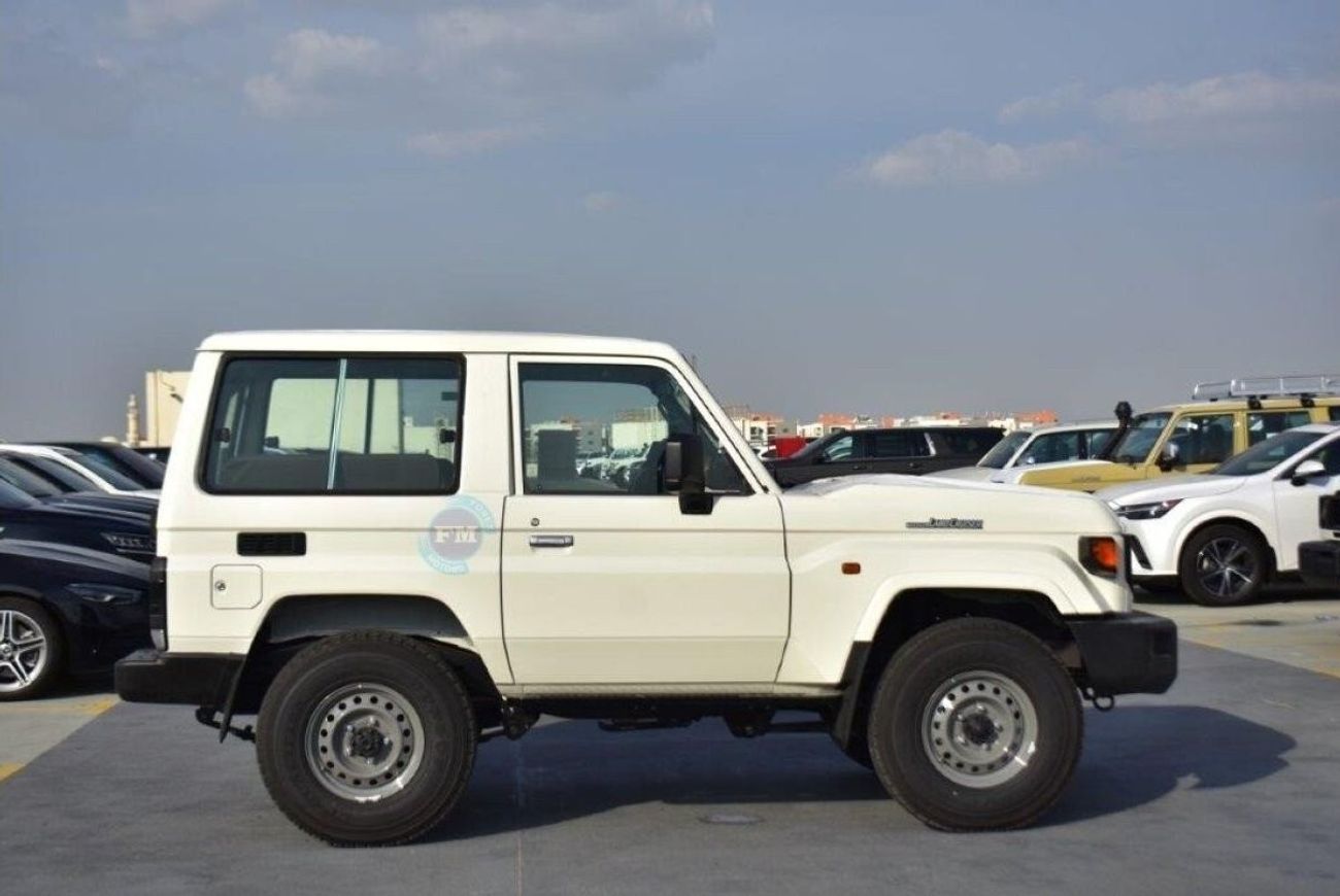 تويوتا لاند كروزر 70 71 4.0L Petrol