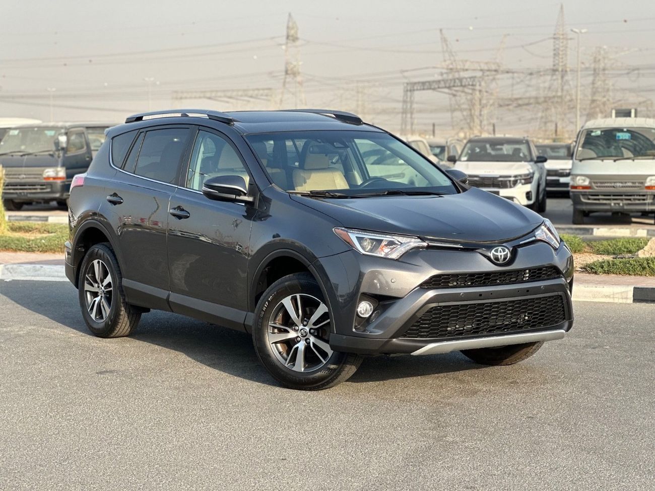 Toyota RAV4 XLE premium Sunroof,Push start,Leather seats