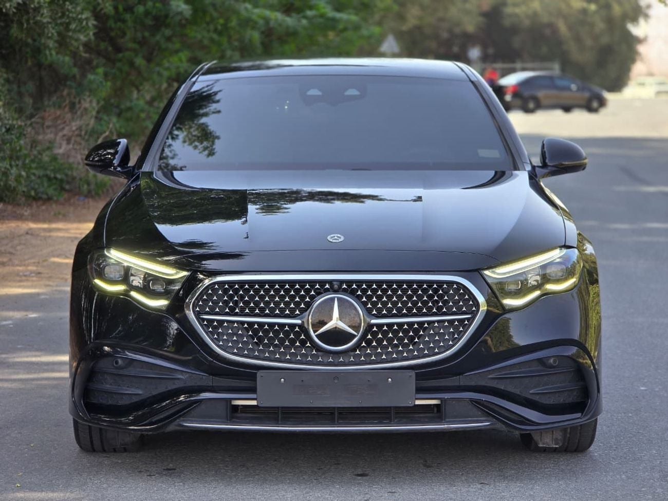 مرسيدس بنز E300 MERCEDES E-300 2024 // ORGINAL PAINT // LOW MILEAGE // PERFECT CONDITION // FULL OPITION