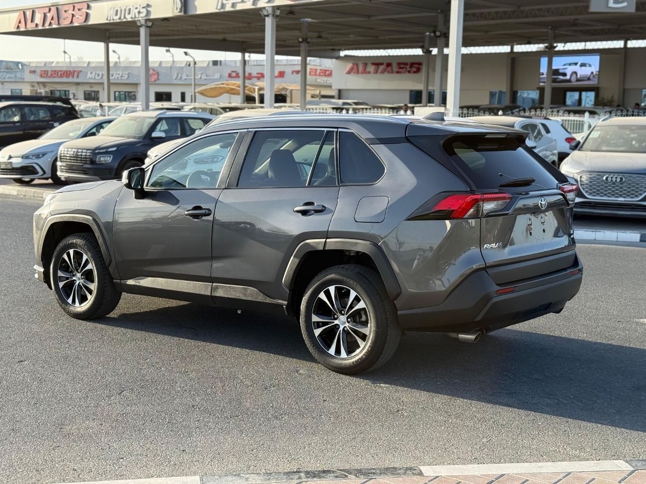 تويوتا راف ٤ 4WD 2022