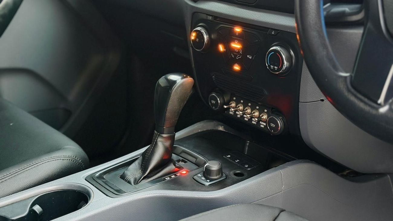 فورد رانجر RAPTOR BODY KIT INSTALLED | SMART CAB | 3.2L DIESEL | AUTOMATIC TRANSMISSION | LEATHER SEATS |