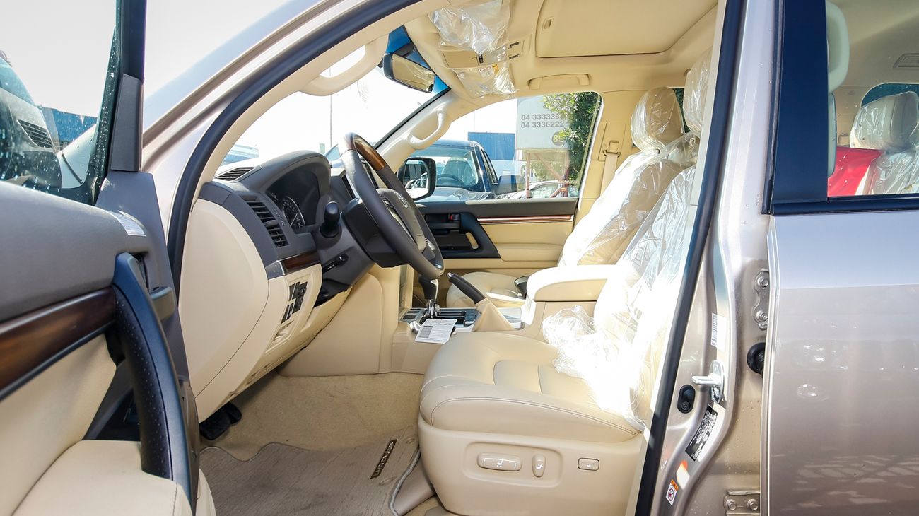 Toyota Land Cruiser GXR V8