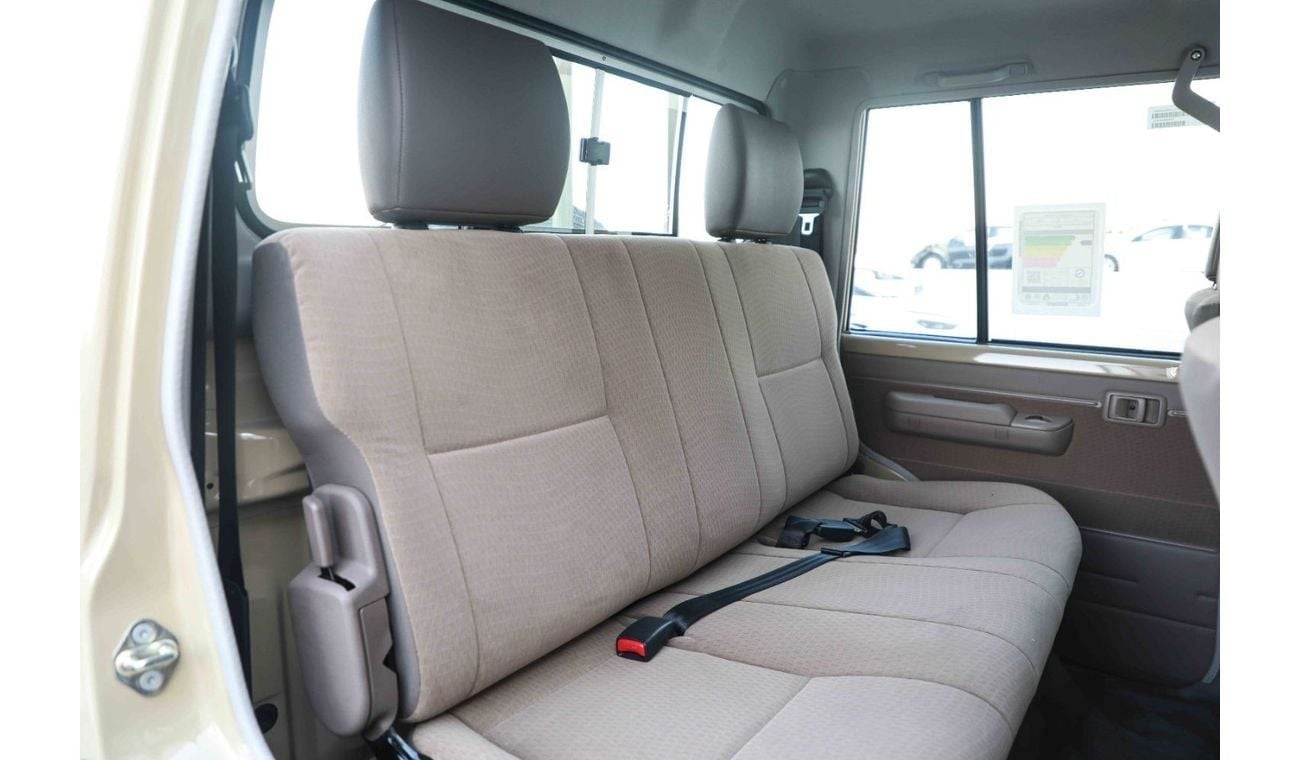 Toyota Land Cruiser Pick Up 2024 TOYOTA LAND CRUISER PICK UP LC79 DC 2.8- BEIGE inside BEIGE | Export Only